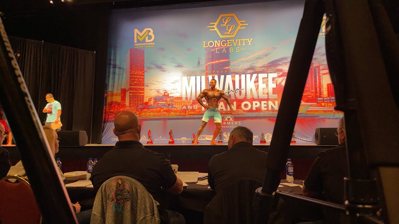 IFBB Milwaukee PRO pre-judging P.2