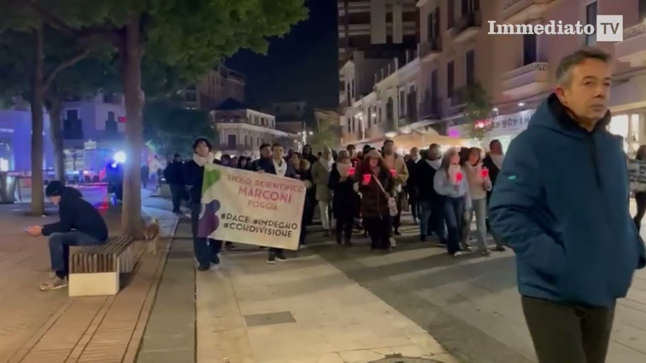 FOGGIA, FIACCOLATA PER SIMONE, IL RAGAZZO INVESTITO E UCCISO IN VIA SCILLITANI