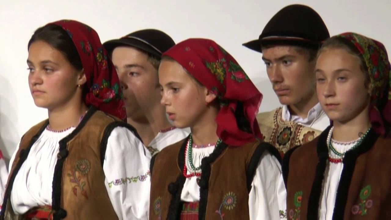 A gyimesi hegyek kőből vannak rakva