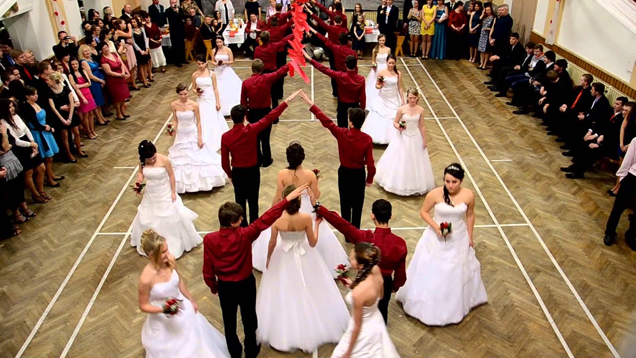 Školní ples ZŠ Moravský Písek 2015 - polonéza