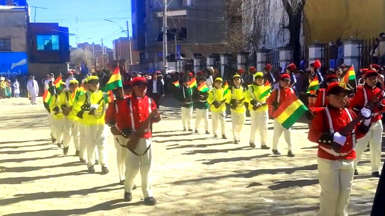 Desfile Cívico del 6 de agosto | 2025 Bicentenario 3 de 3
