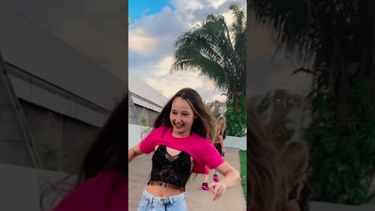 Kathlyn joga a Bia no ch&atilde;o, e ela se machucou !