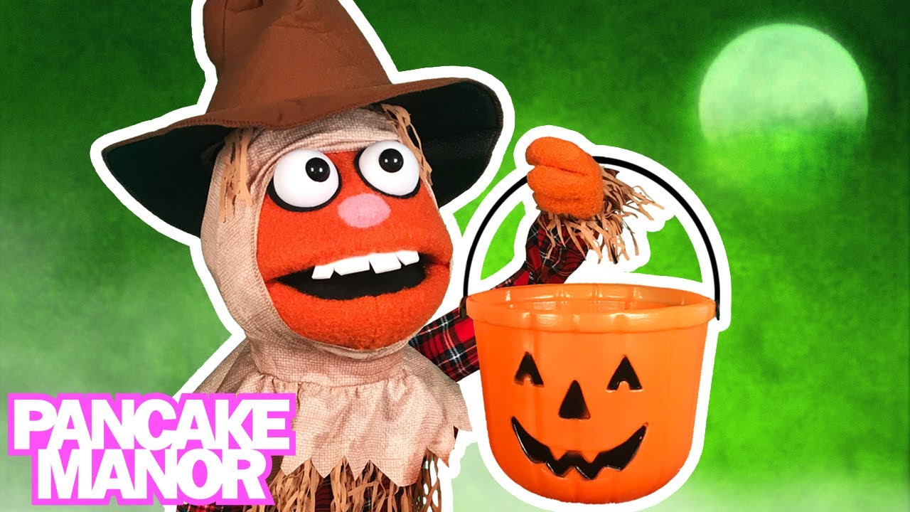 HALLOWEEN COSTUMES & TRICK OR TREATING SONG FOR KIDS | Pancake Manor