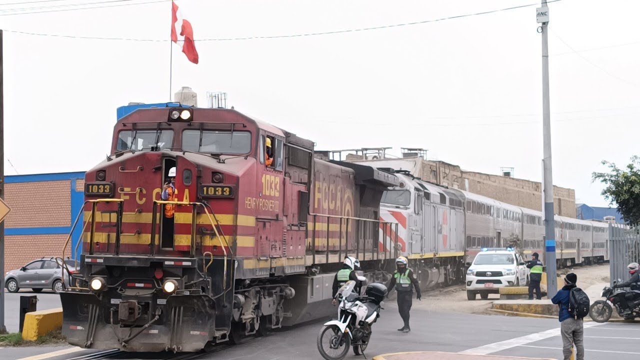 GE C40-8W #1033  ( COCHES DE CALTRAIEN , JPBX #915 EMD F40PH) GE C40-8W #1034.   (PRIMERA SUBIDA)
