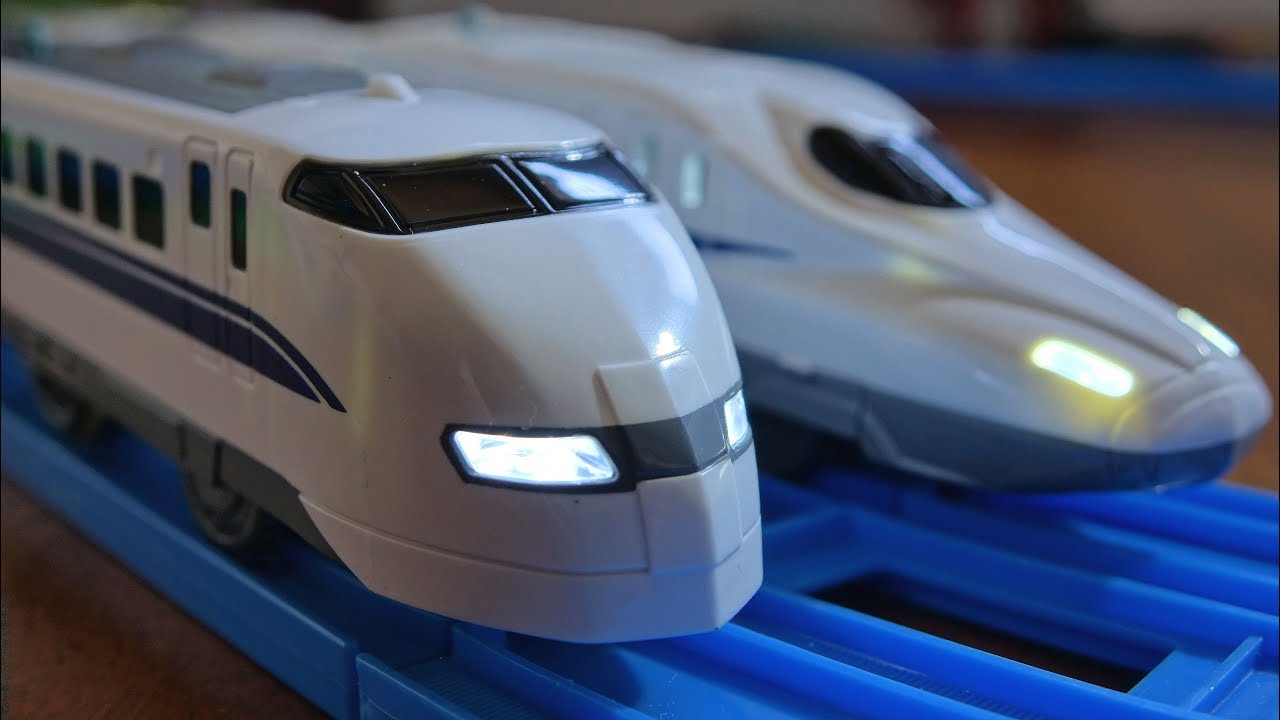 ライト付300系新幹線がかっこいい！プラレール　ライト付パパとぼくの300系＆N700typeAのぞみダブルセット‼