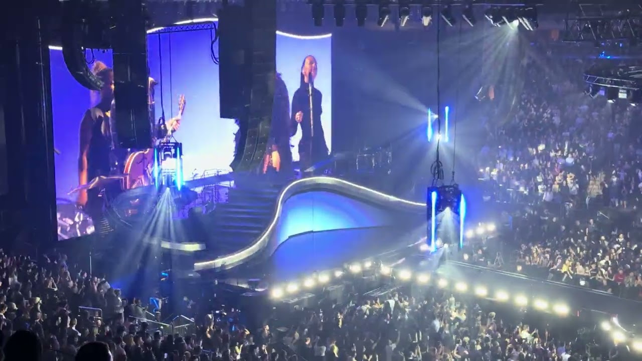 It Ain’t Over ‘til It’s Over - Dua Lipa with Lenny Kravitz @ Madison Square Garden 09/21/2025