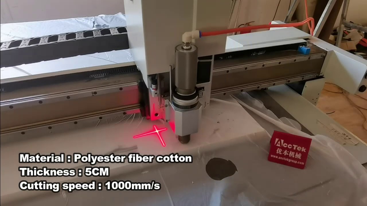 Pneumatic oscillating cutting tool