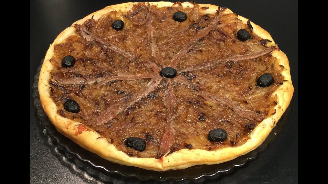 LA PISSALADIÈRE OU APPELÉE AUSSI LA TARTE À L’OIGNON