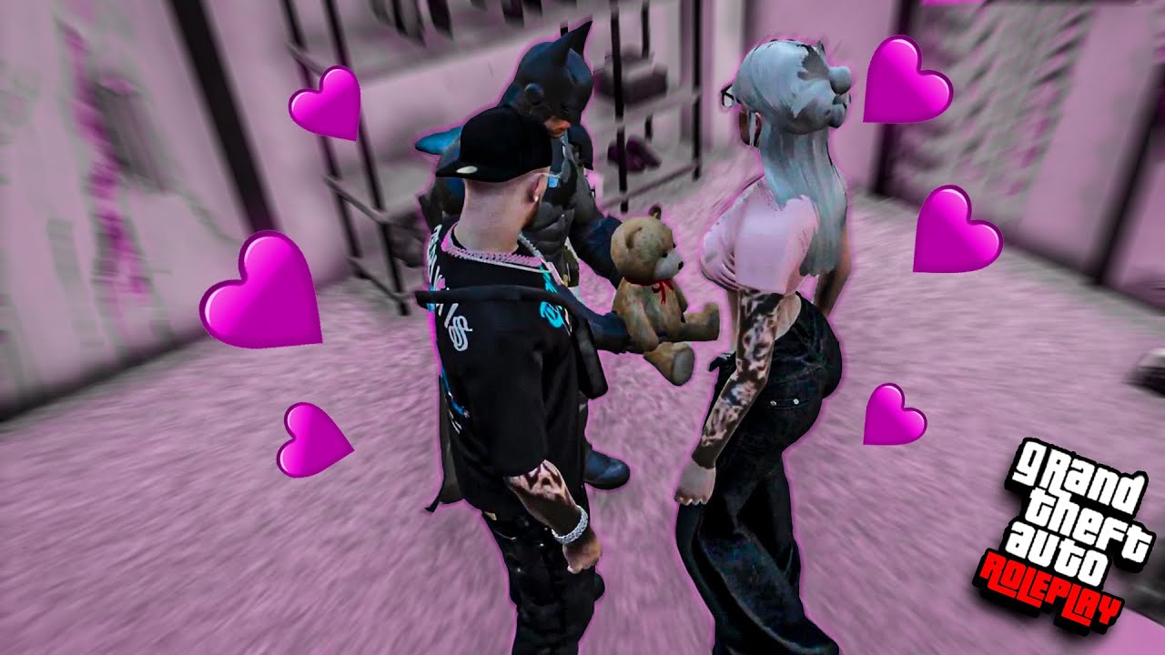 BATMAN ME AYUDA a CONQUISTAR a la CHICA MÁS LINDA de GTA 5