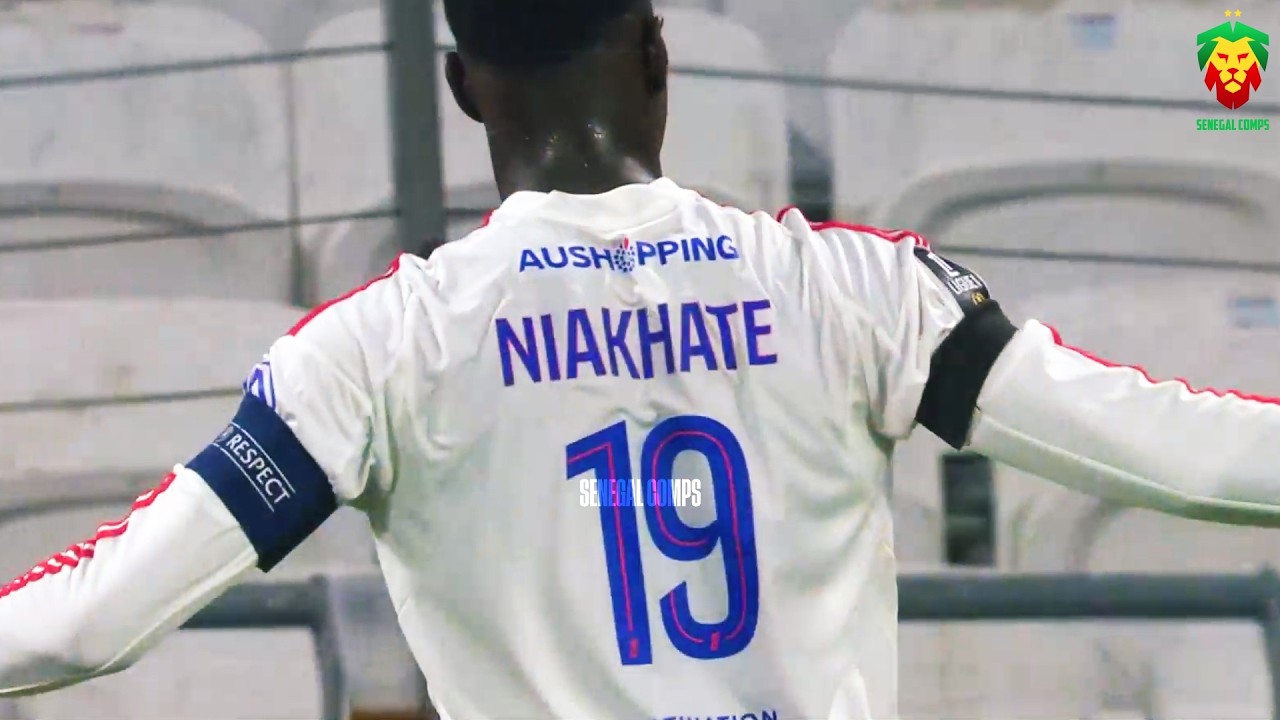 Moussa Niakhate vs Paris FC