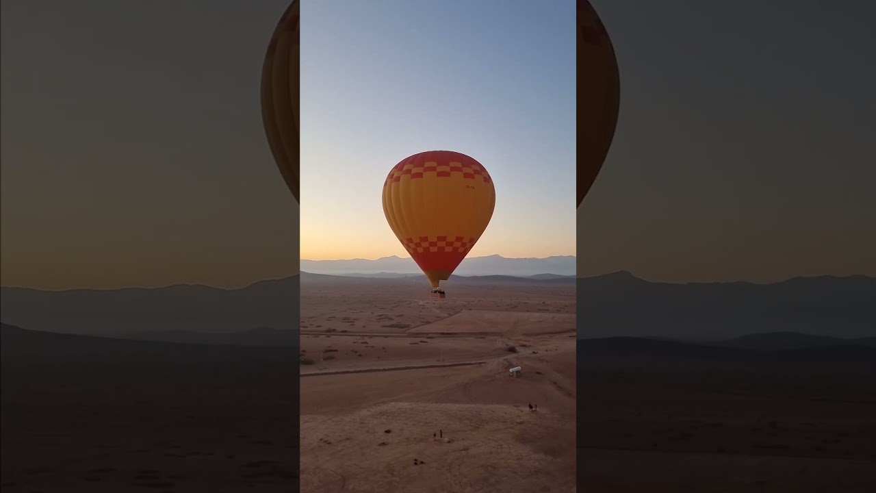Would you wake up at 5 am for this experience? #hotairballoon #marrakech