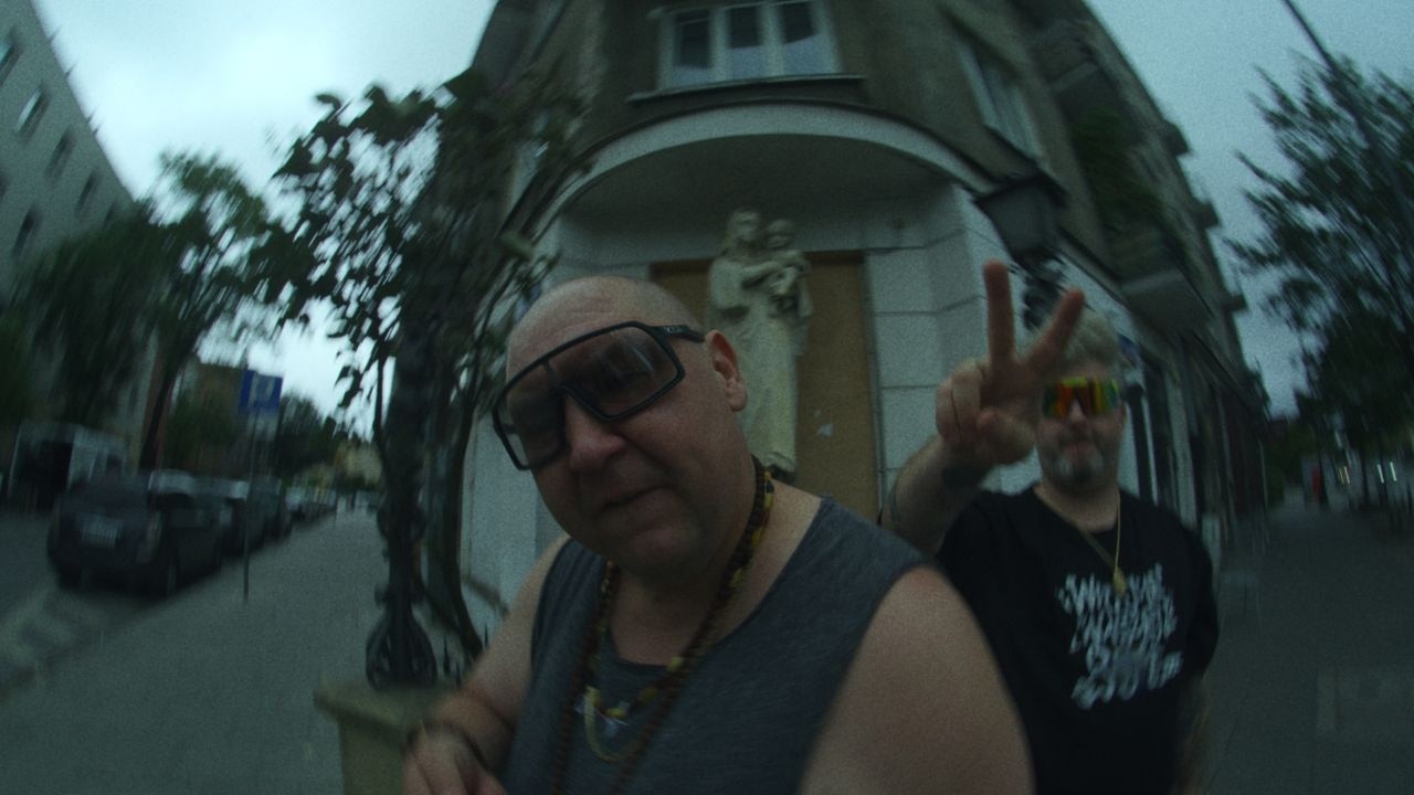 FOREVAYANG -  WIECZNE ODPOCZYWANIE FEAT. SIEKAN [OFFICIAL VIDEO]