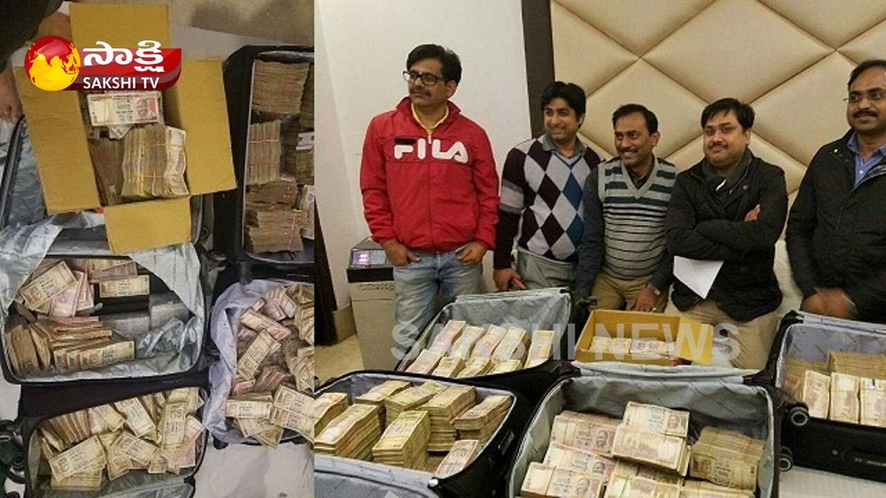 Delhi: Rs 3.25 crore in old notes seized from hotel in Karol Bagh, 5 arrested - Watch Exclusive