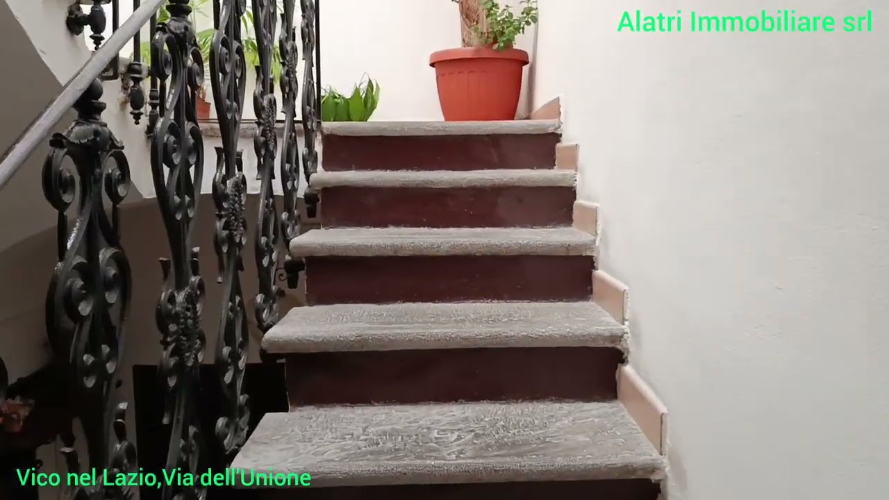 Vico nel Lazio, Via dell'Unione - Cielo terra completamente ristrutturato