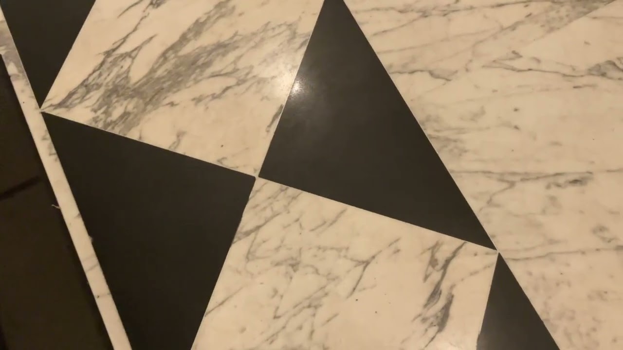 4 LG Elevators (2 OOS) at Travelodge Ipoh, Perak, Malaysia. (Main)