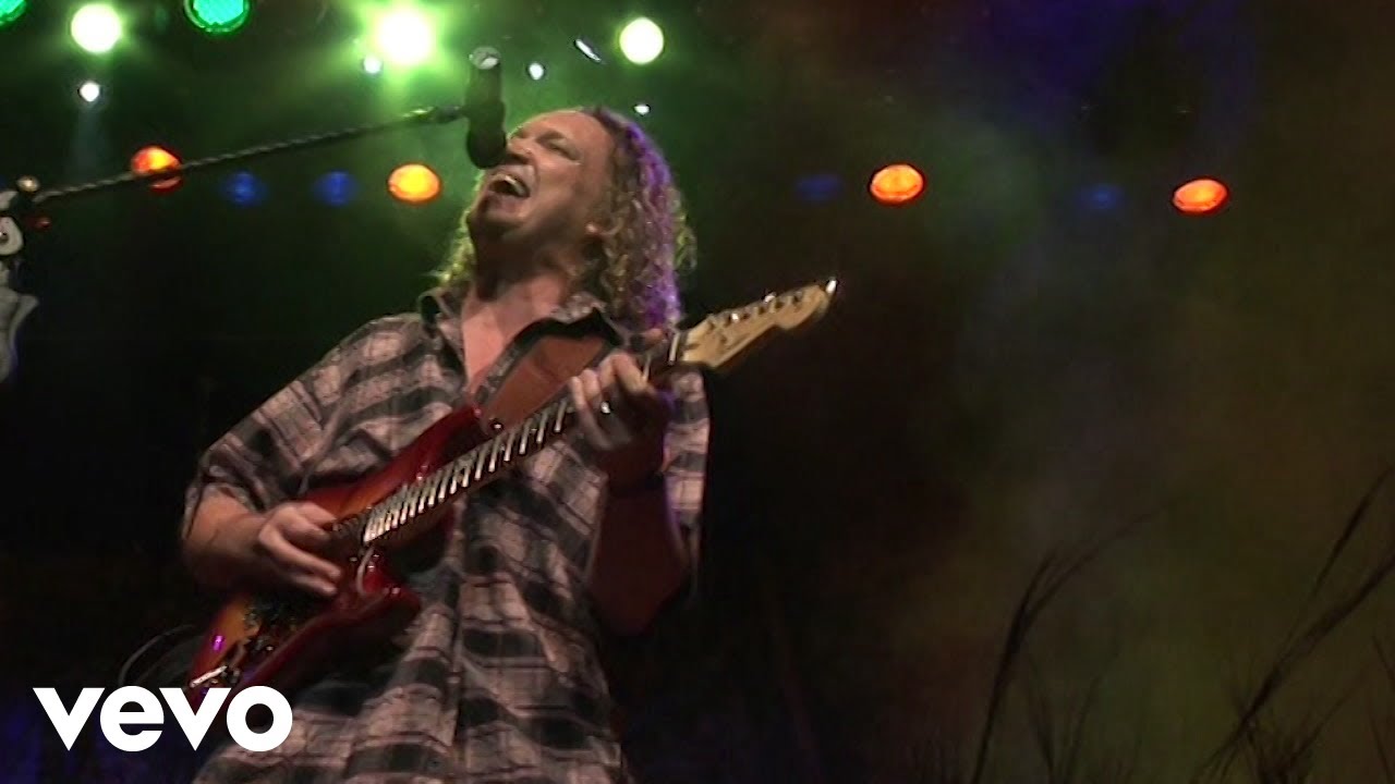 Dozi - Old Man Down the Road (Live at Emperors Palace in Johannesburg, 2008)