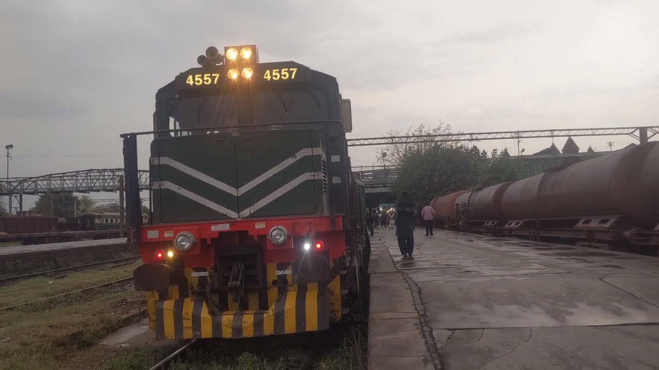 Lahore to Rawalpindi Train Subak Raftar 101up starting Journey from Lahore 