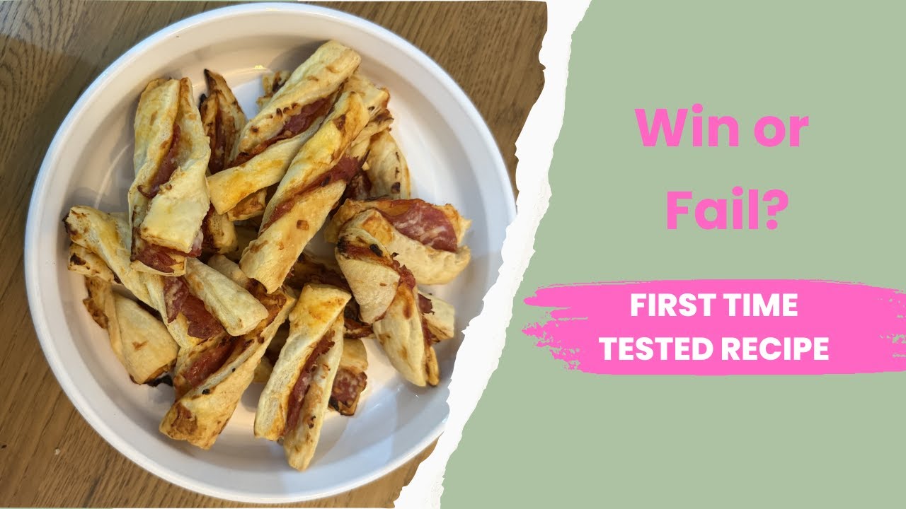 Cook with me on my lunch break! Quick savoury snack. Puff pastry with salami & cheese #cookwithme