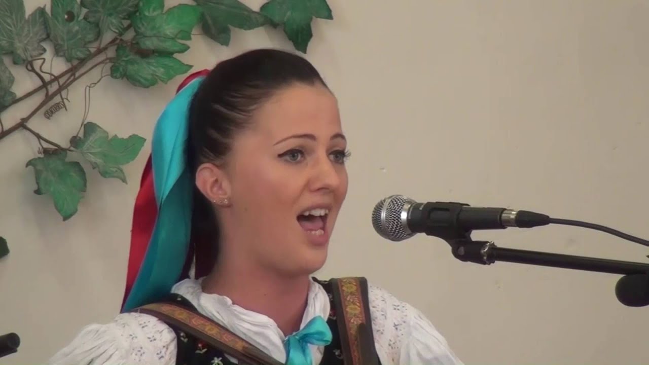Heligonka 2015 -  sestry Bacmanákové -  Jeseň s heligónkou