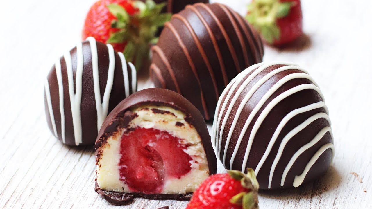 BOMBONES DE FRESA, LECHE CONDENSADA Y CHOCOLATE