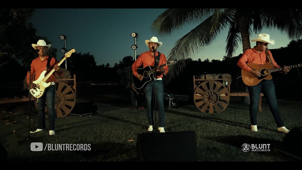 Los MyM de Martin & Manuel - El Centauro Y El Z40 | Mis Corridos Favoritos | En vivo