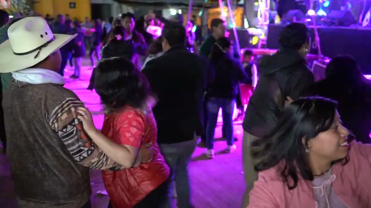 Grupo gozza musical en el molino zacapoaxtla