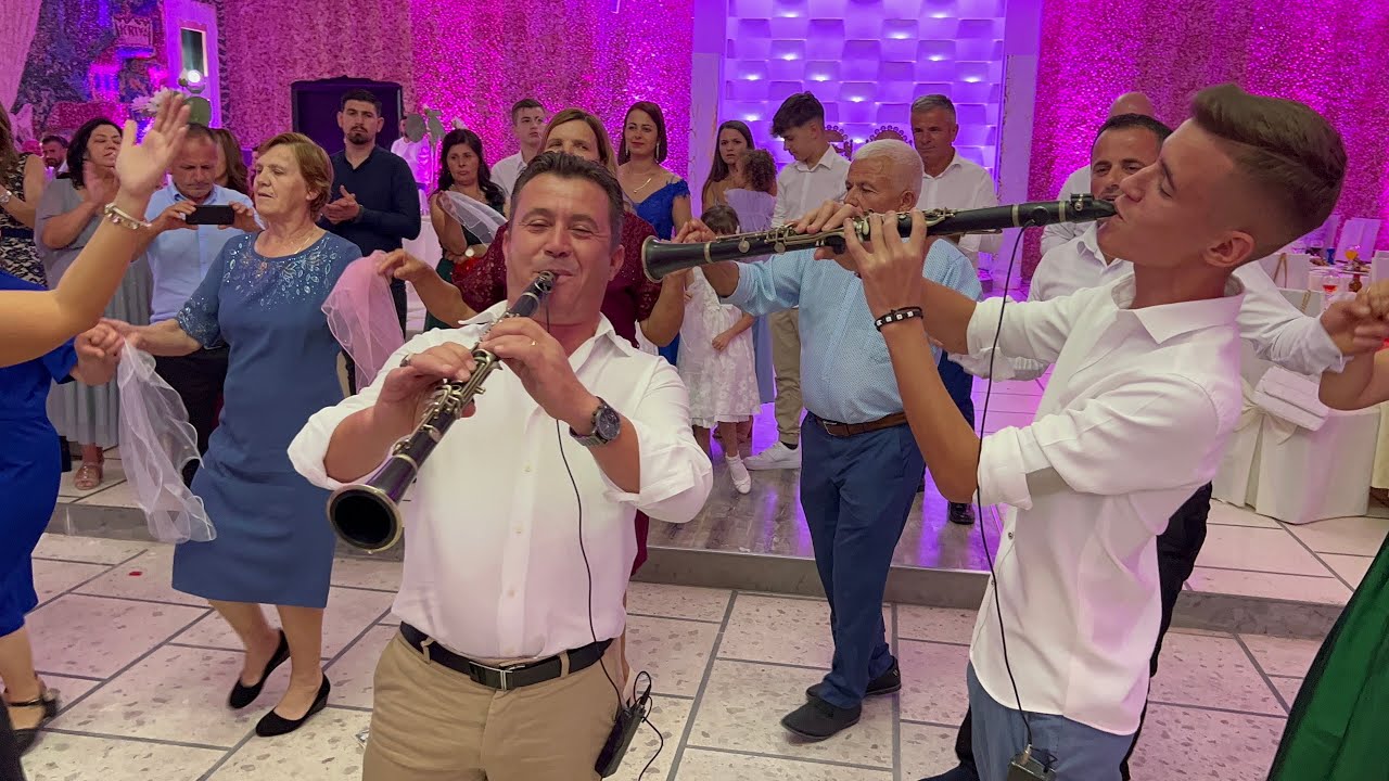 PRITJA E BUKUR E KRUSHQEVE NGA NJE DUET I BUKUR ME KLARINET FERDI ALEKSANDER MJESHTRI SUPER ATMOSFER