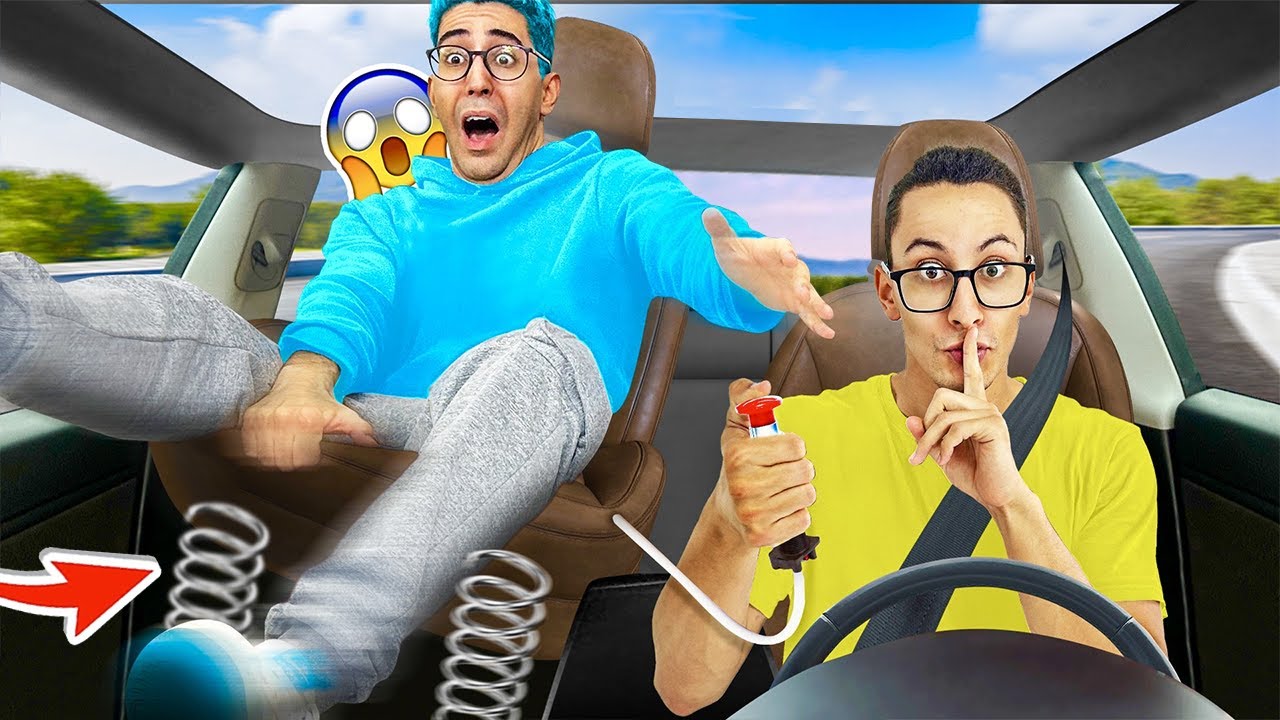SPAVENTO i MIEI AMICI con il SEDILE MOLLA in MACCHINA *ASSURDO*😂