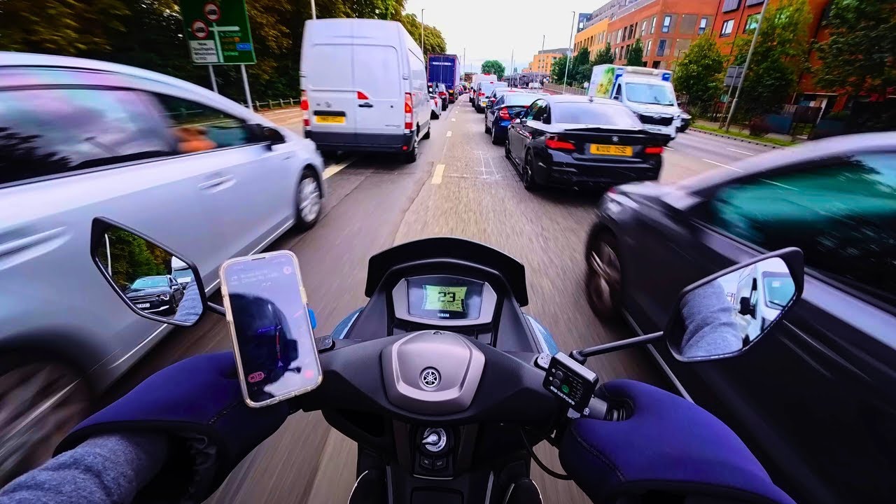 Filtering London Traffic On My Yamaha NMAX 125 | POV Ride