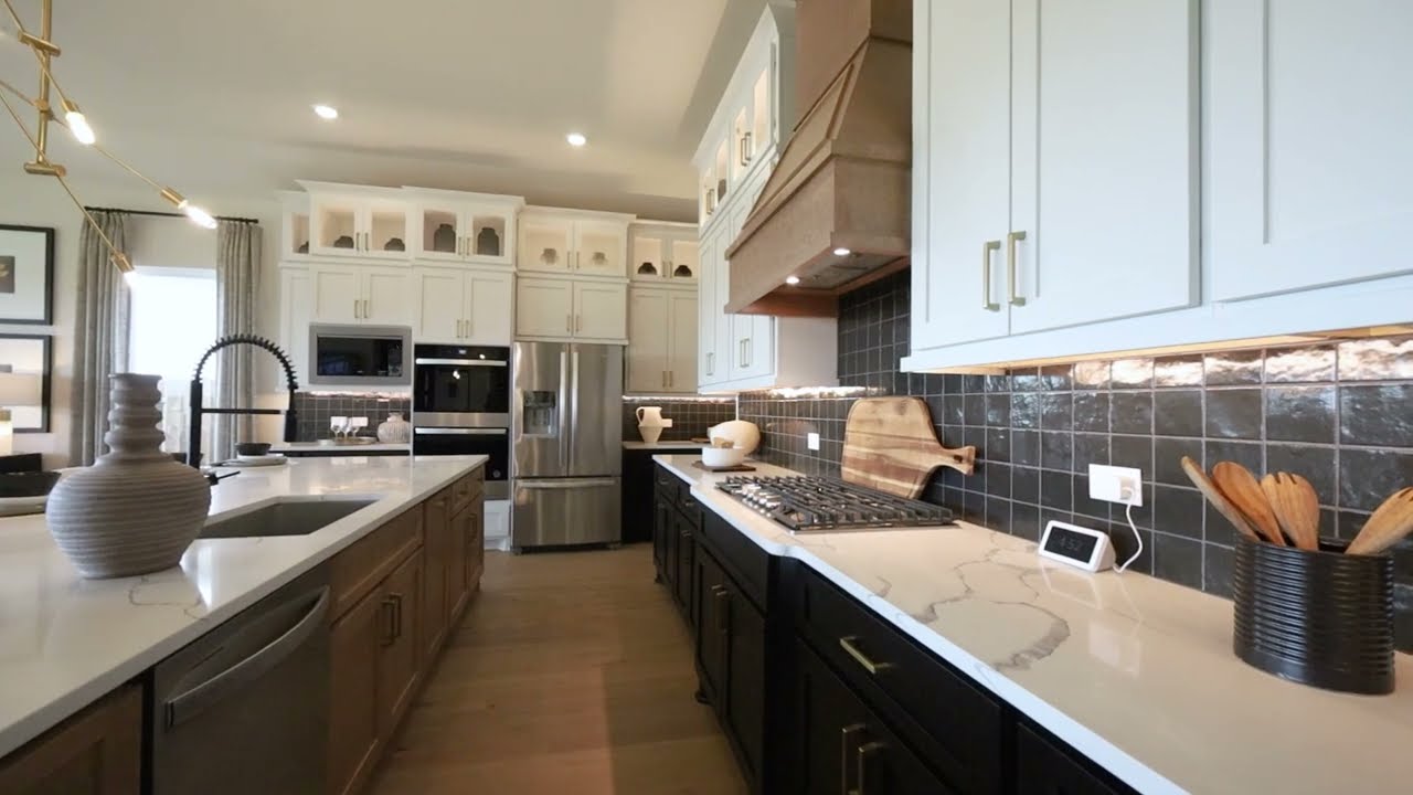 Shea Homes Plan 5042 at Del Bello Lakes