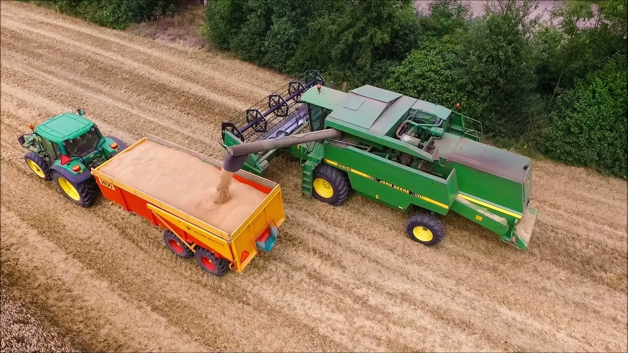 John Deere 2054 combine / Tarwe dorsen / Wheat harvest / Weizen dreschen / Graanoogst