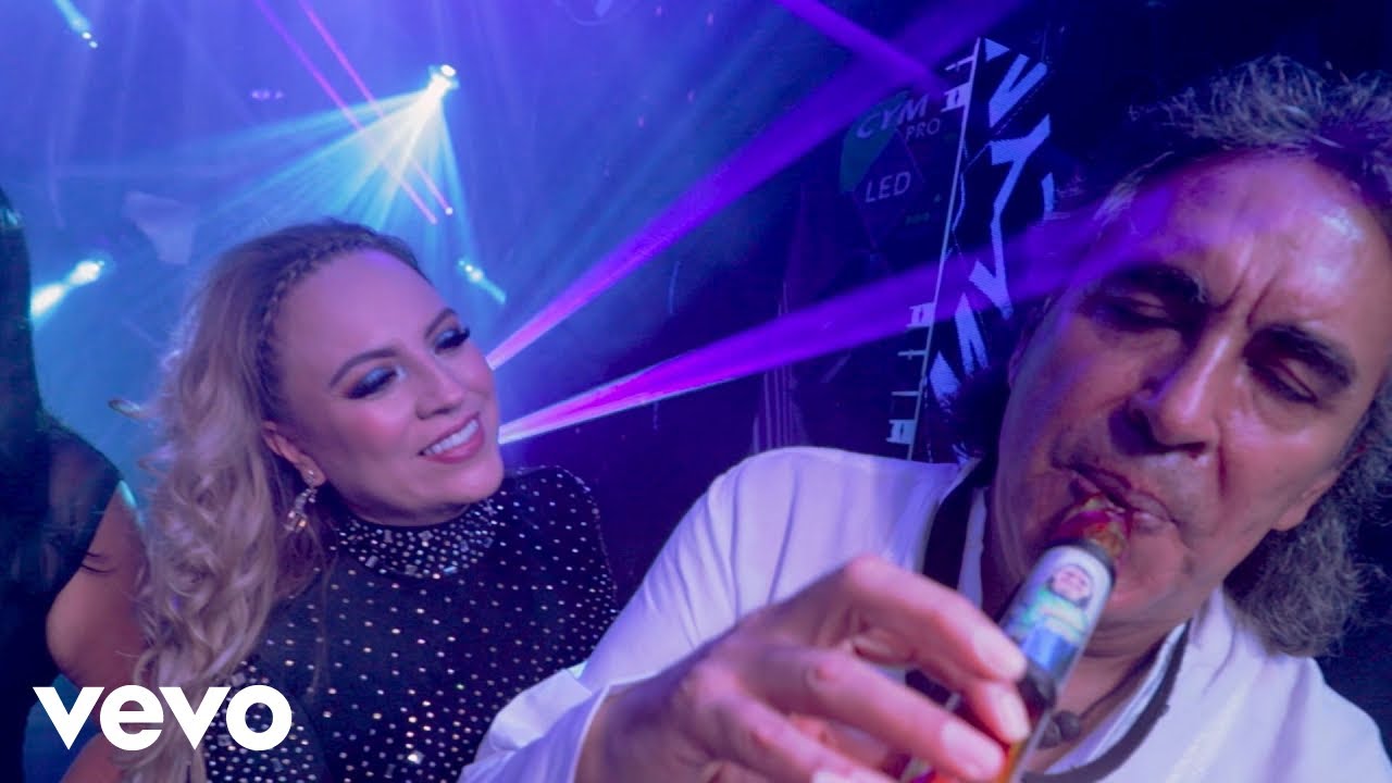 Perfume Con Aroma De Mujer & Los Askis - Vuelve