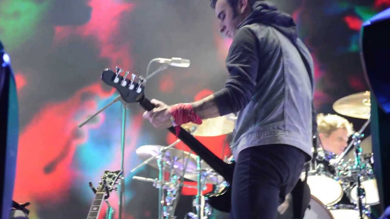 The Cure - Cold - A Strange Day - The Hanging Garden Asuncion del Paraguay  09 April 2013