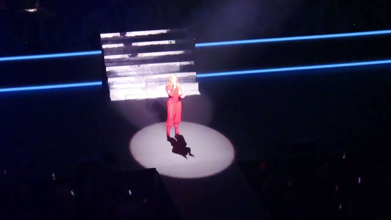 KYLIE HERMANA, YA ERES MEXICANA; KILYE HERMANA, YA ERES MEXICANA. Kylie Minogue en Guadalajara