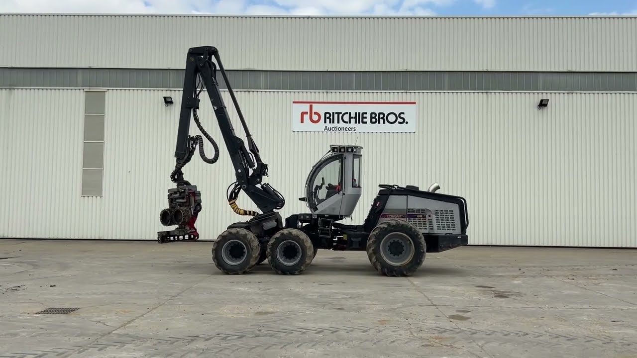 2011 Logset 8H 6x6 Harvester I St Aubin, France Auction - 10 & 11 May