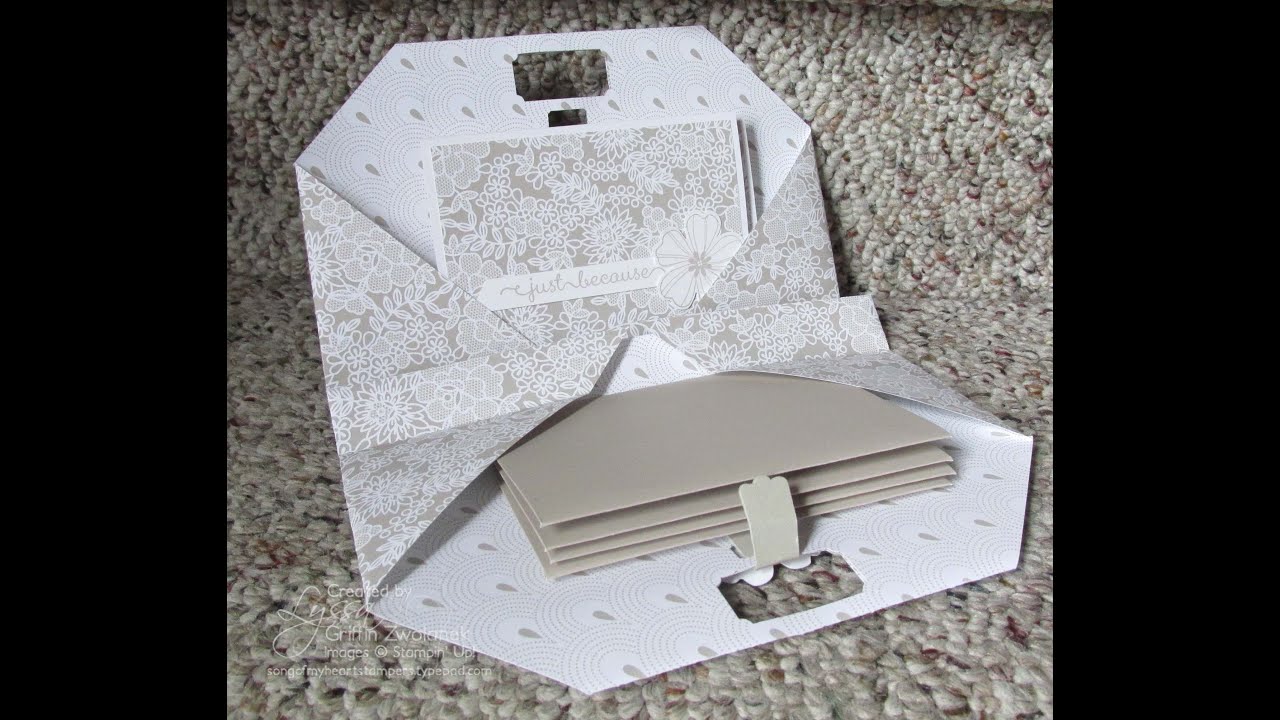 Create this cute Paper Card Clutch Purse