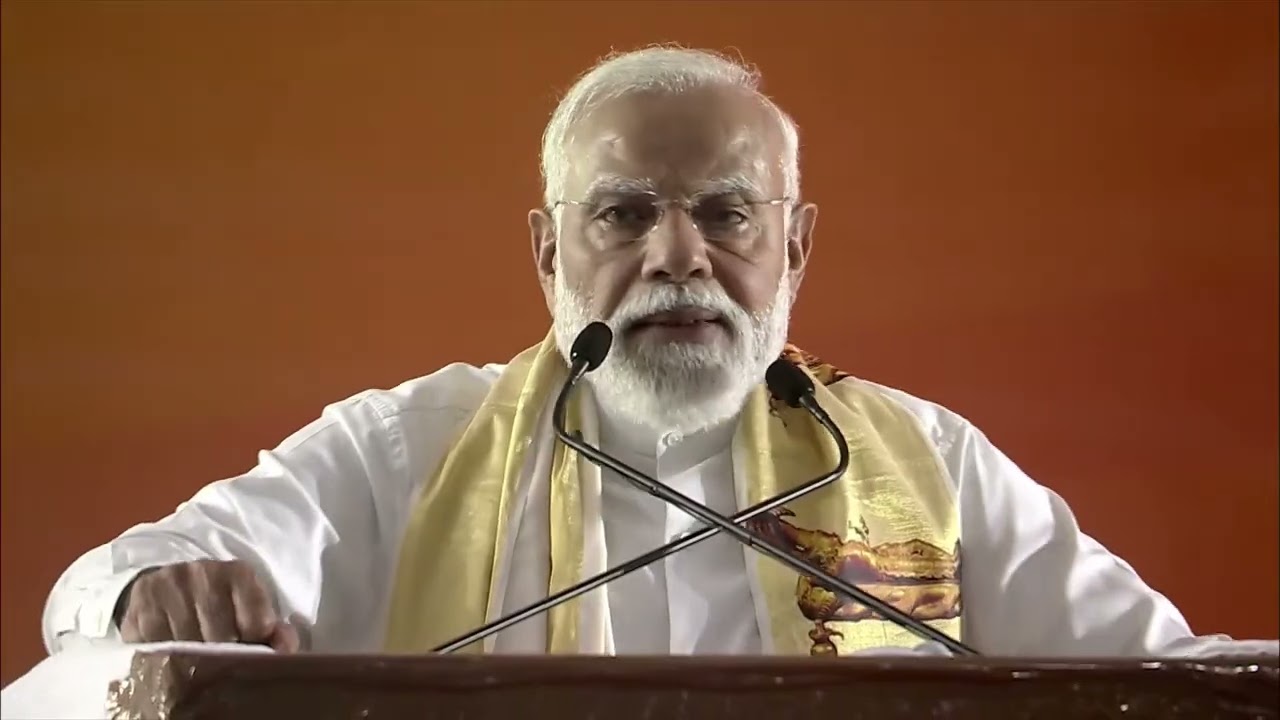 വികസിത കേരളം മോദിക്കൊപ്പം പരിപാടിയിൽ മോദിജി  സംസാരിക്കുന്നു