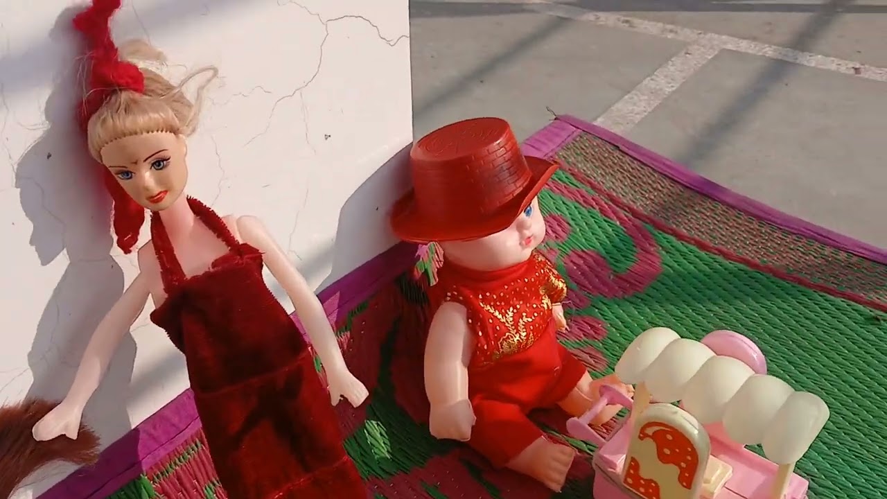 Aaj dolls jayengi icecream khane #doll #icecream #playing #toys