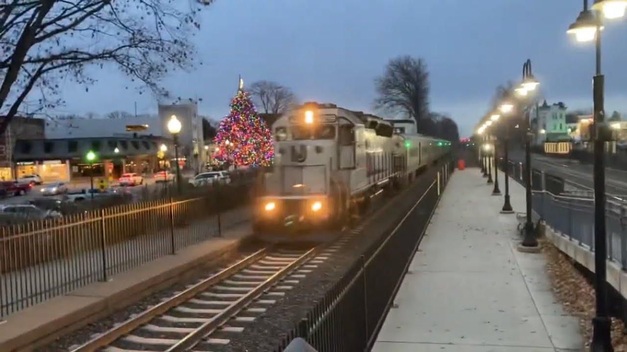 Festive NJT Railfanning @ Ridgewood (12/28/21)