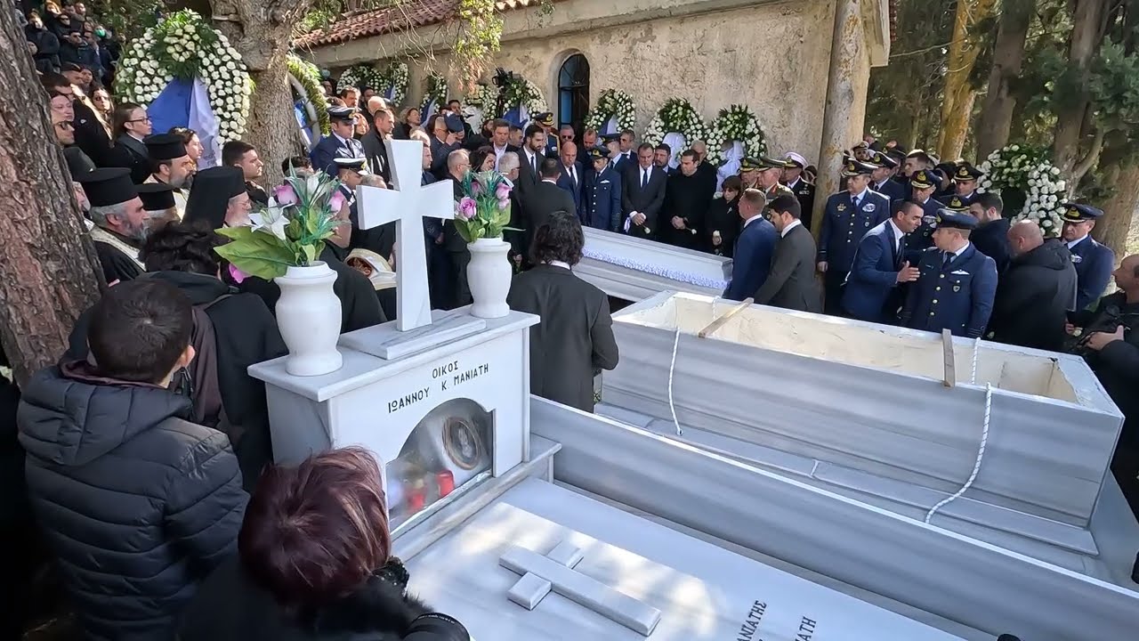 Η ταφή του πιλότου Μάριου - Μιχαήλ Τουρούτσικα στο Πικέρνι Αρκαδίας