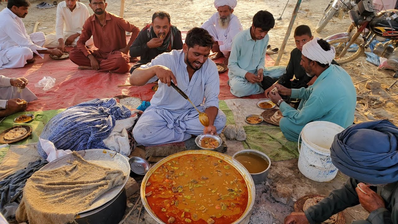 Poor People's Street food five star Dhaba | eating Desi Breakfast on the ground 