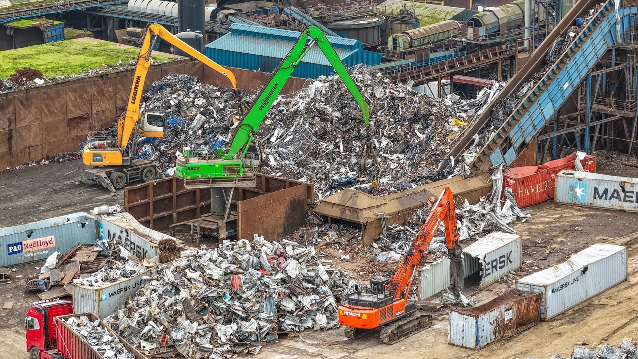 Monster Machines at Work | Massive Scrapyard with Liebherr, Hitachi & Sennebogen 🚜♻️