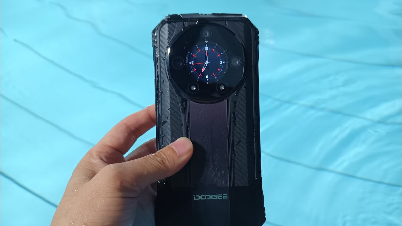 Doogee S110 Rugged Phone Real IP68 Waterproof Test in Swimming Pool #doogees110