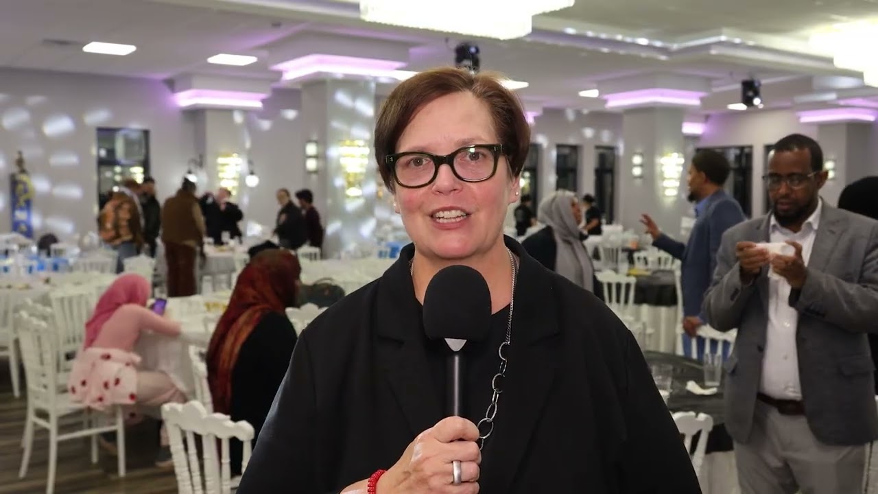 Jaaliyadda Soomaaliyeed Minneapolis ooo afur sharafeed u sameysay dariskooda aan Muslimka ahayn.