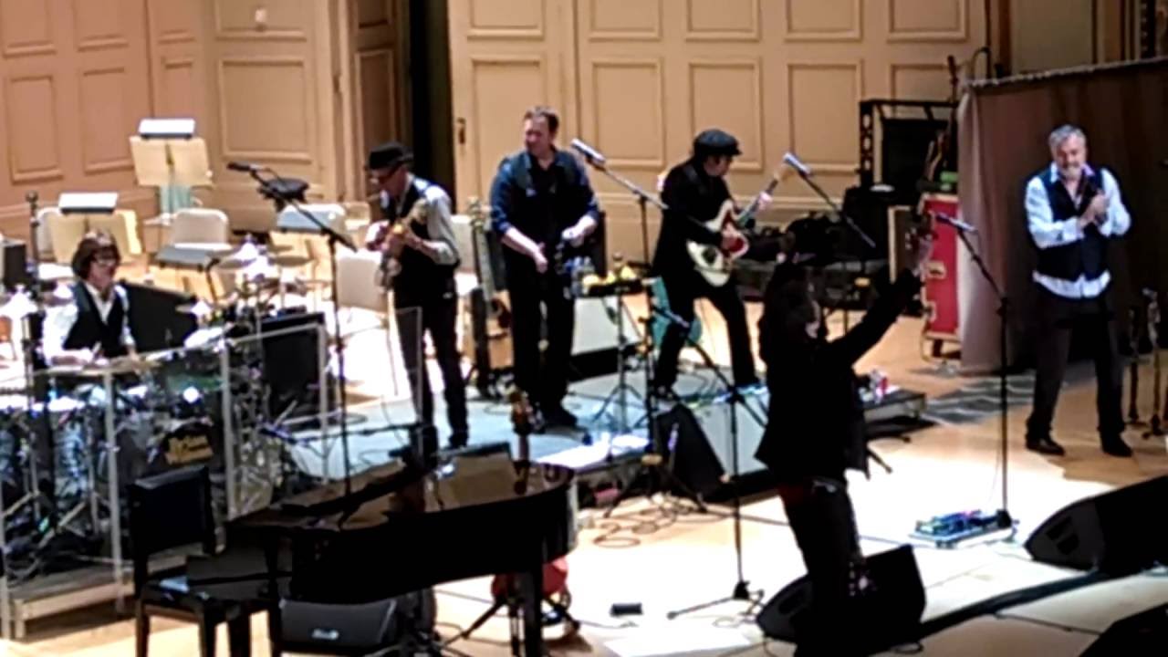 band intros, Brian Wilson, Symphony Hall Boston, Sat. 18 Jun 2016