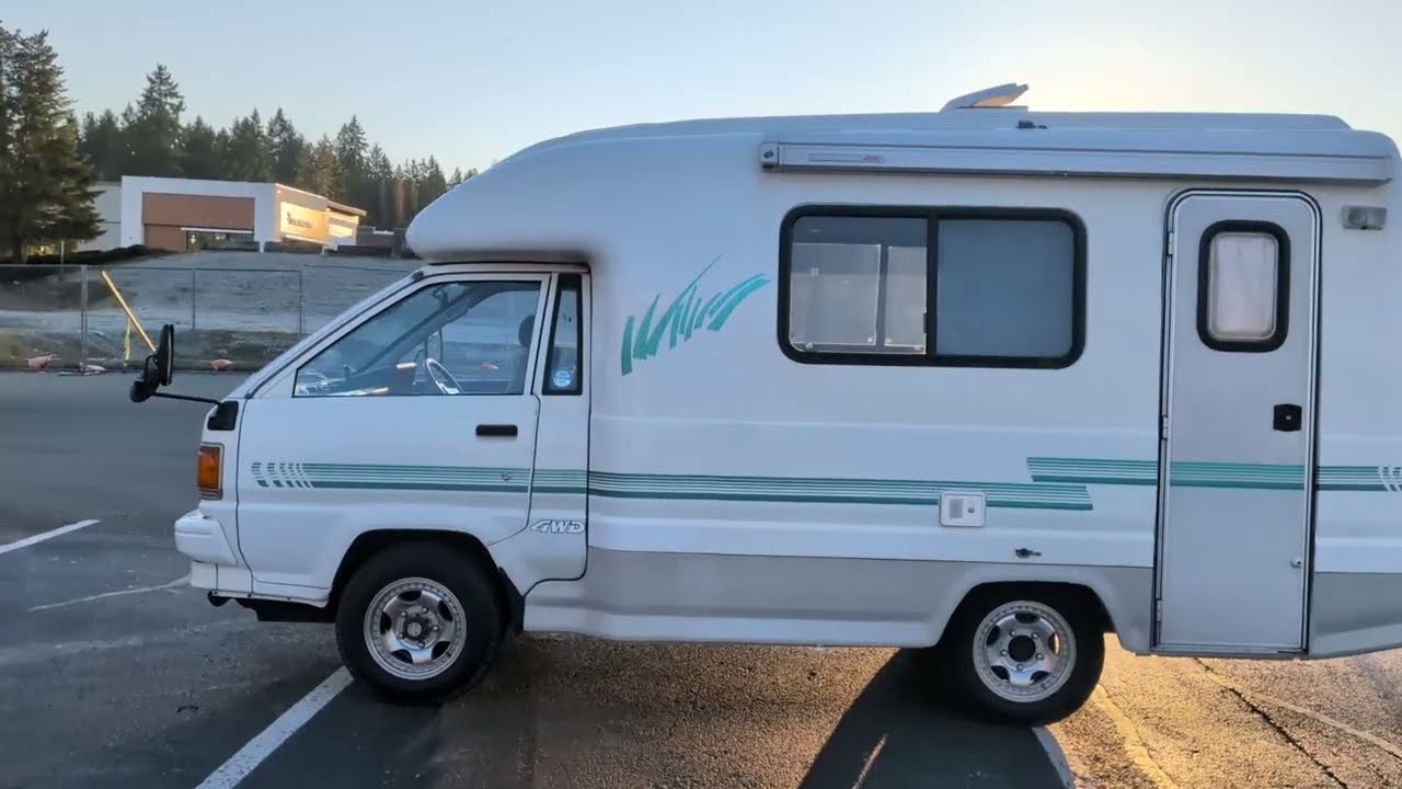 Toyota TownAce CM65 Mini Camper 4WD 1994 года выпуска, дизель 2 л, механическая коробка передач 5...