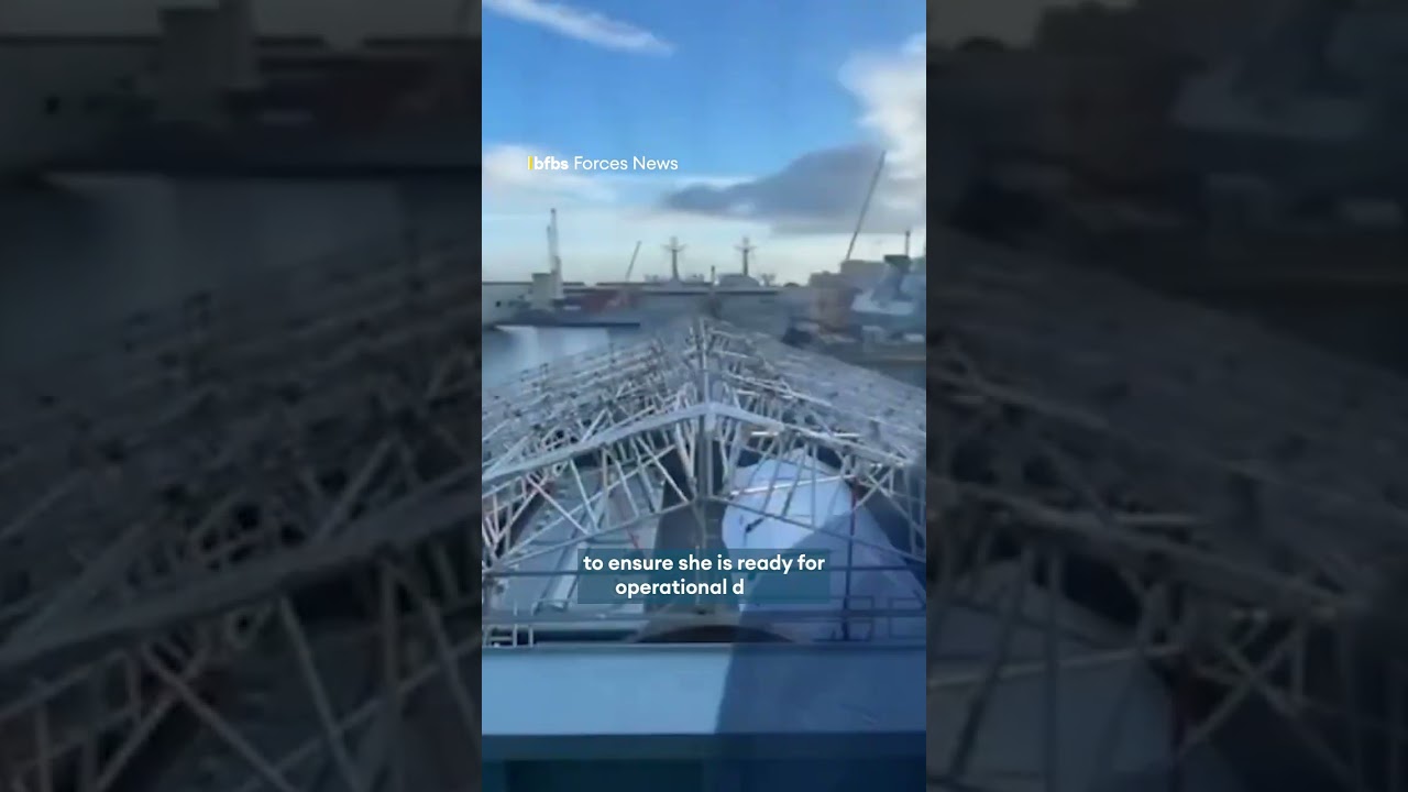 HMS Dragon speeds towards dry dock🐲