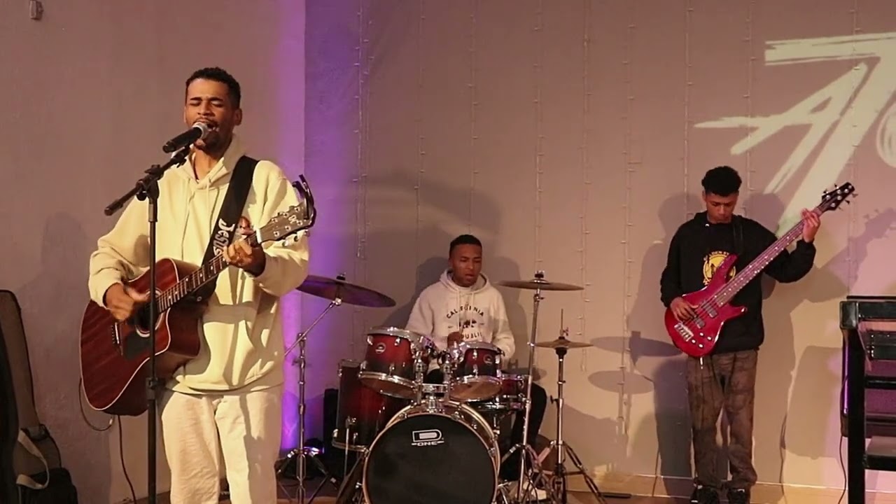 LINDO MOMENTO - CANTOR RAFAEL SILVA