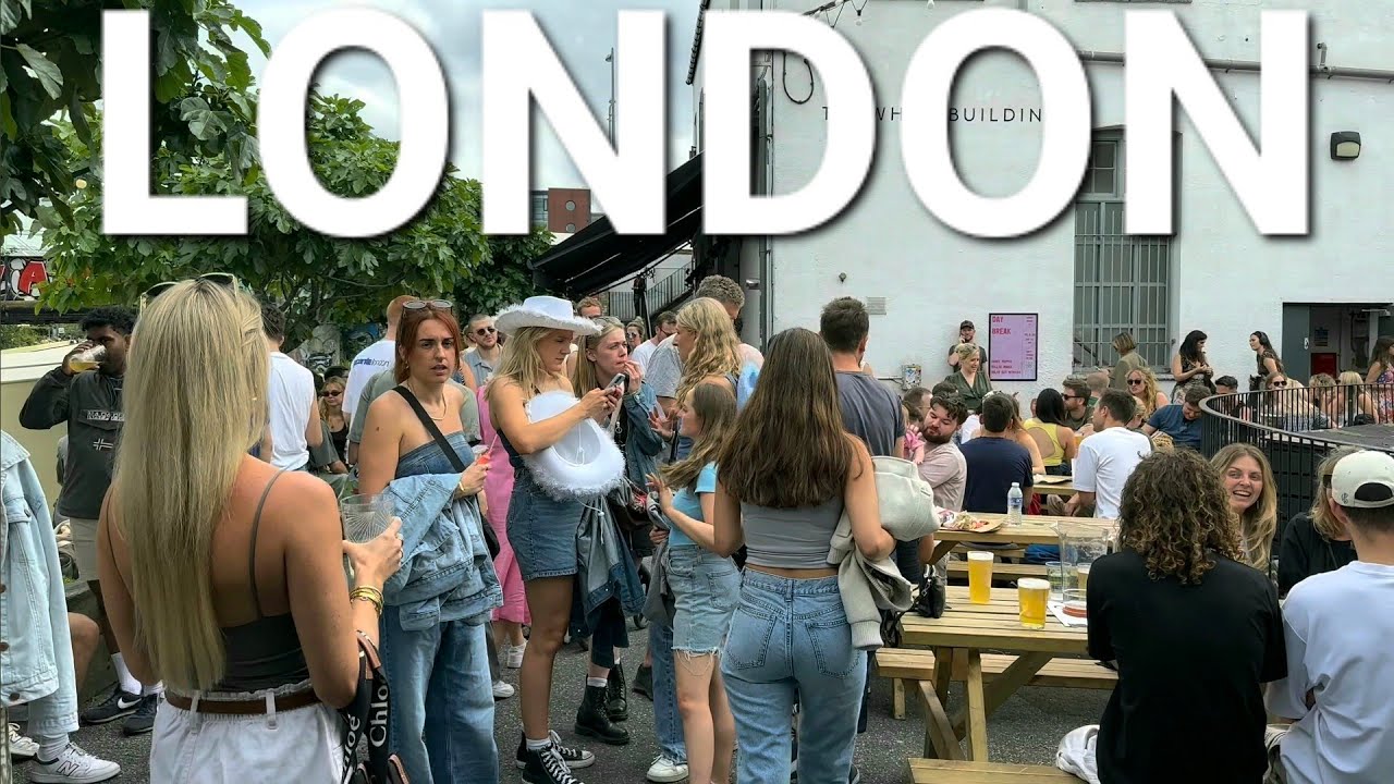 🇬🇧🍺🍻 EAST LONDON WALK, HACKNEY WICK ON SATURDAY AFTERNOON, PARTY VIBES AND CANAL WALK, 4K HDR