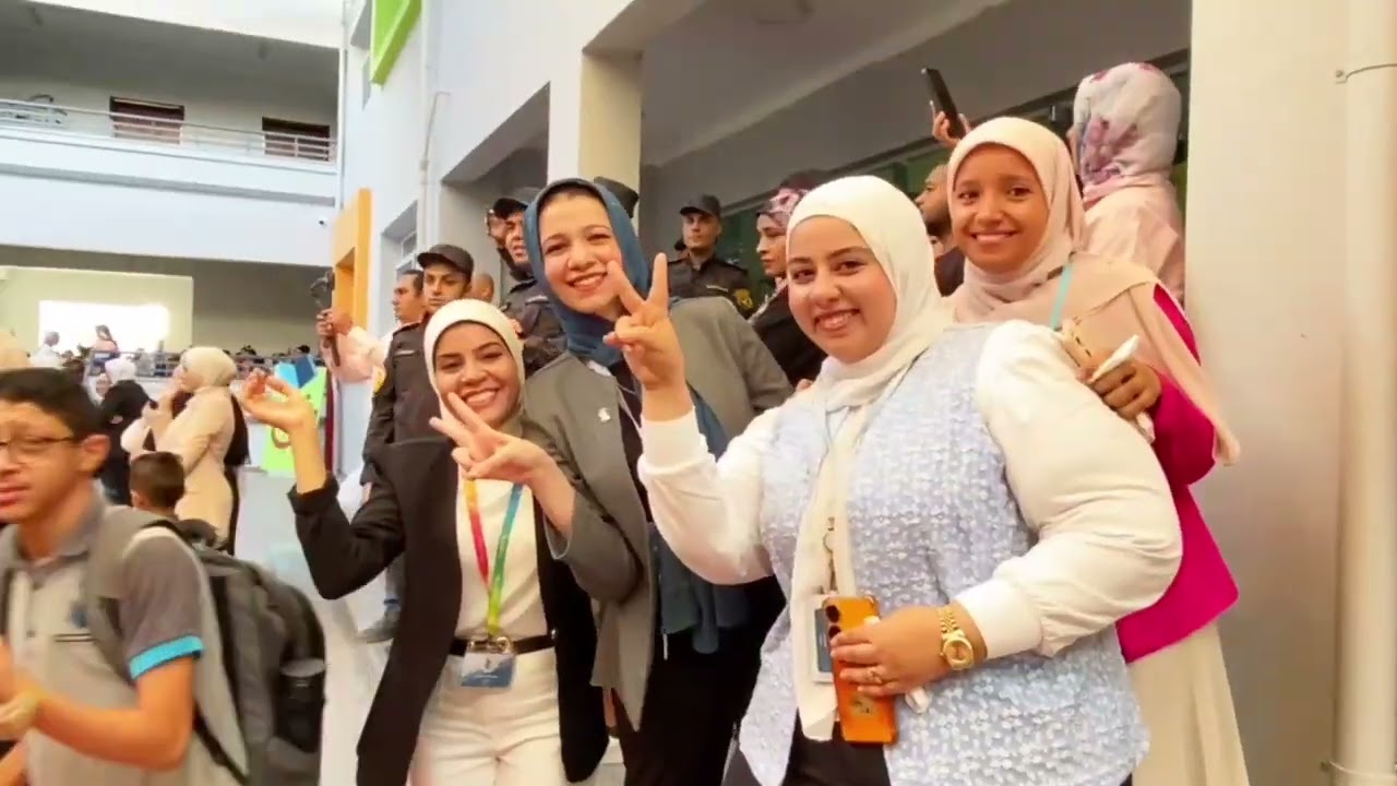 ورجعنا من تاني نبدأ مع بعض سنة رابعة وجديدة فى مدارس أجيال المستقبل 👌